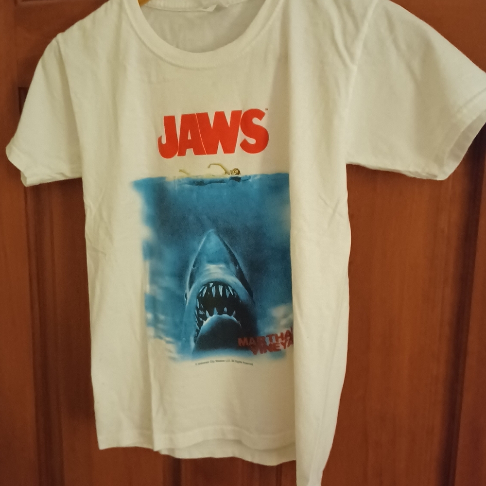 Boys Jaws Tshirt and Jeans Set S8ze 6.